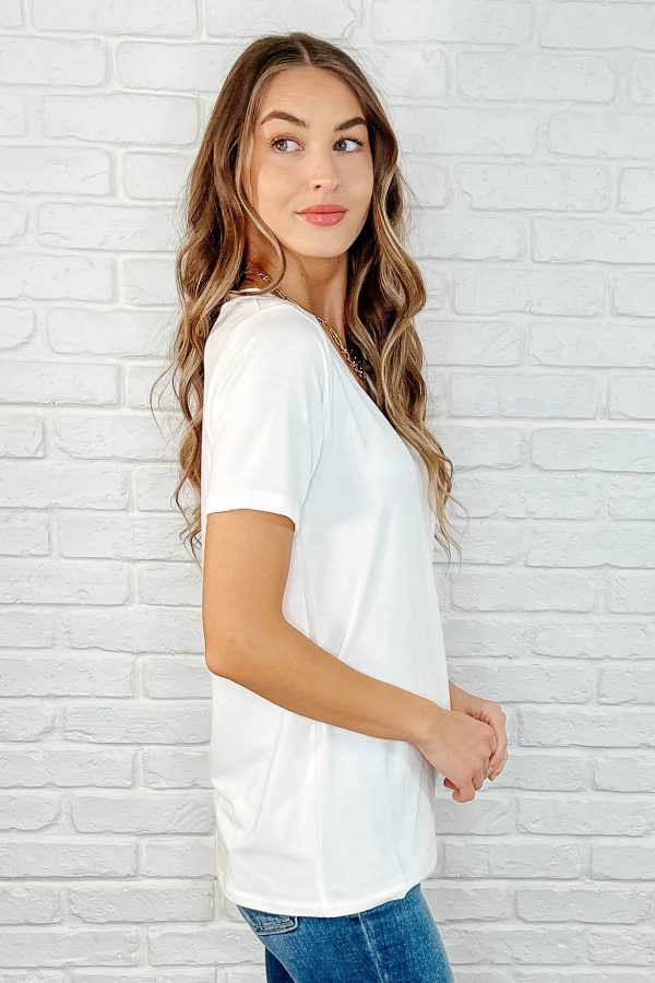 Hazel Blues® |  The Every Outfit Basic V-Neck Top in Off White For Sale - Image 2